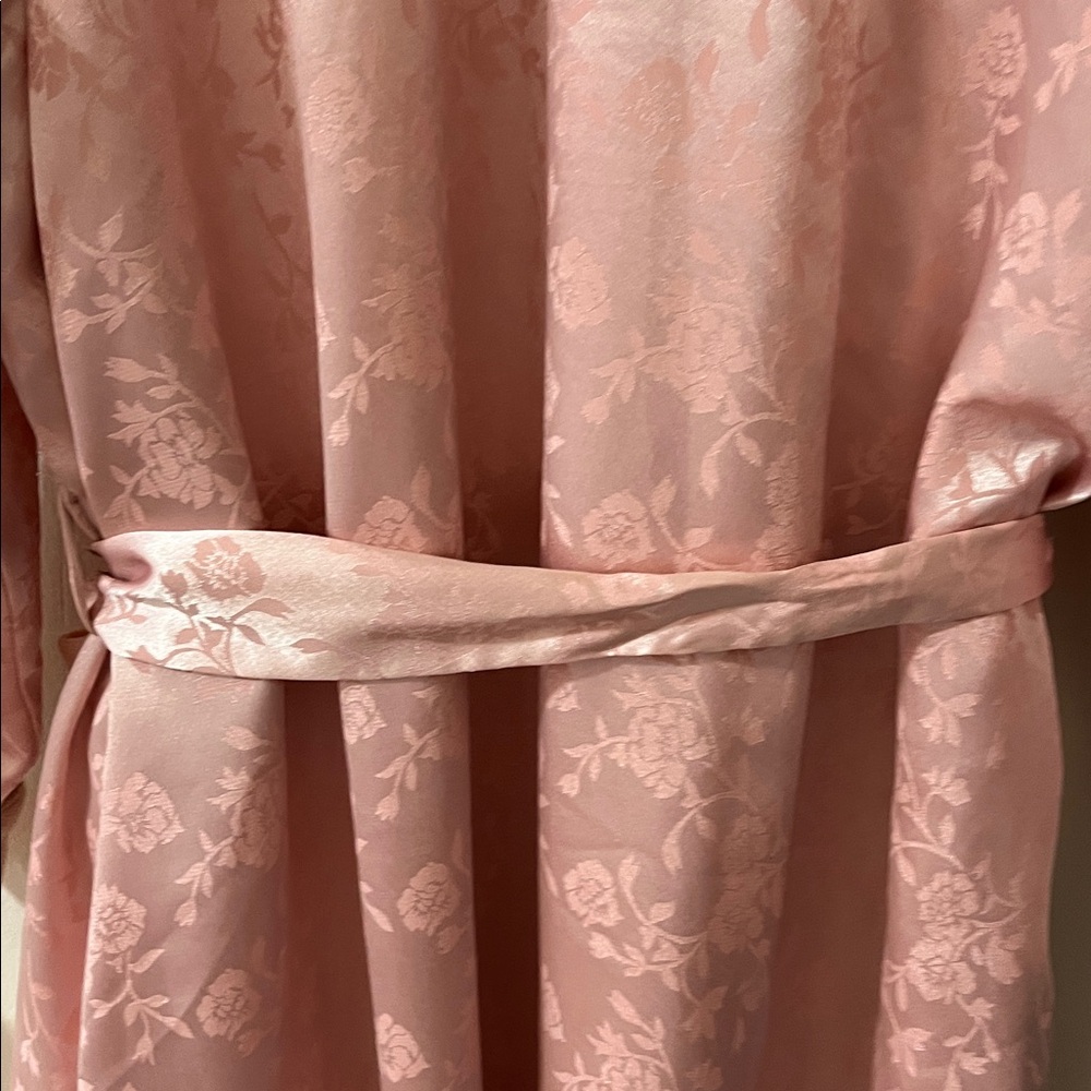 Victoria's Secret Pink Satin Floral Robe - Picture 9 of 10